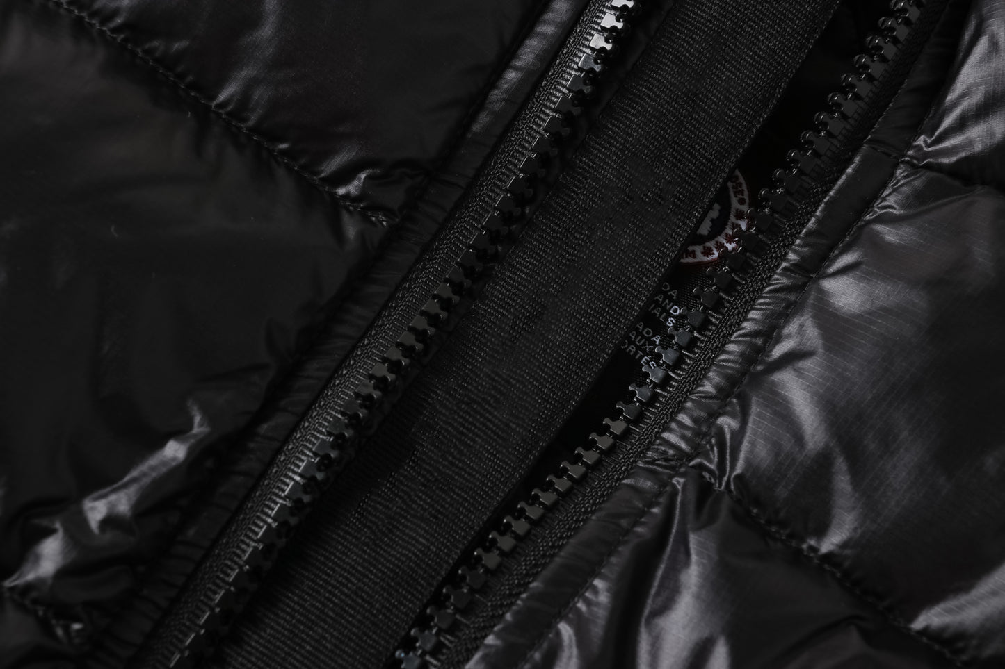 CROFTON VEST - BLACK BADGE